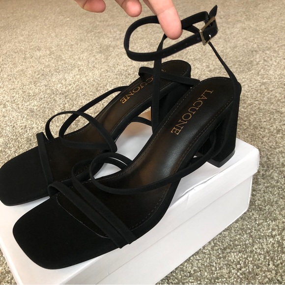 NWT LACUONE BLACK 3” STRAPPY SANDALS HEELS SIZE 7 - Picture 2 of 8